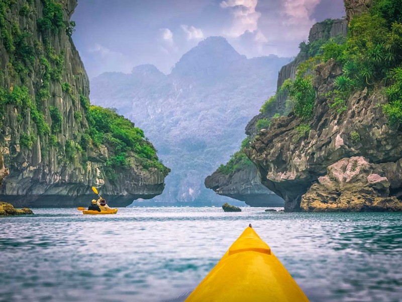 Family Kayaking in Ha Long Bay Family-friendly kayaking in Ha Long Bay