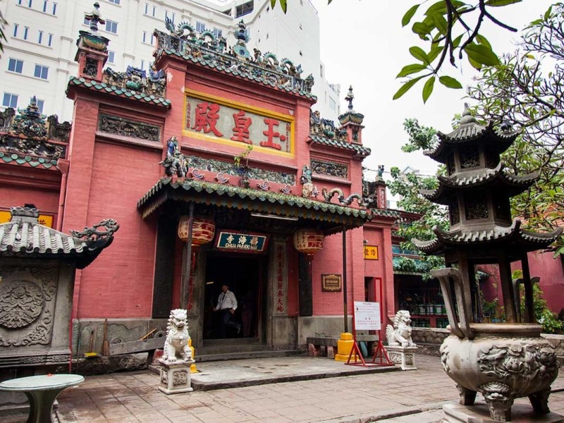 Entrance Gate of Jade Emperor Pagoda, Ho Chi Minh City Entrance gate of Jade Emperor Pagoda in Ho Chi Minh City