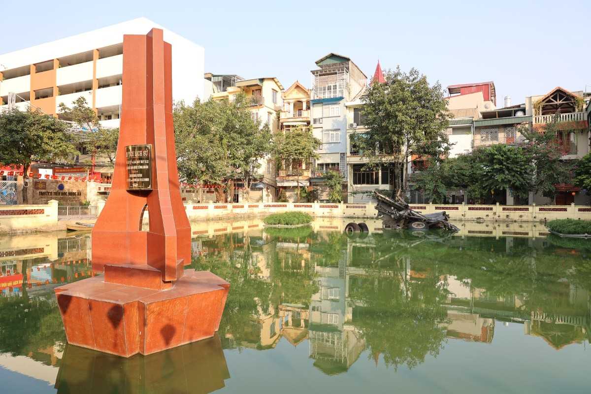 Huu Tiep Lake Memorial and B-52 Wreckage Memorial site and B-52 wreckage at Huu Tiep Lake in Hanoi