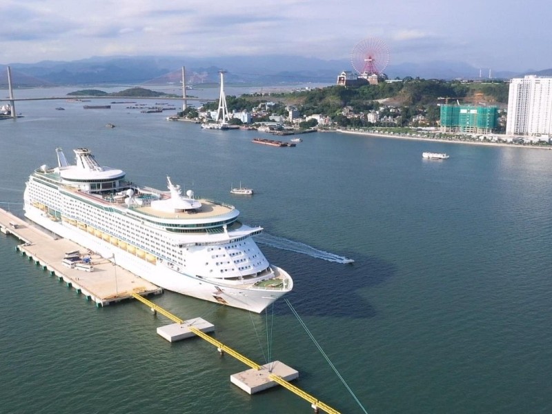 Iconic Entrance to Halong International Cruise Port The iconic entrance to Halong International Cruise Port with its striking design and scenic backdrop.
