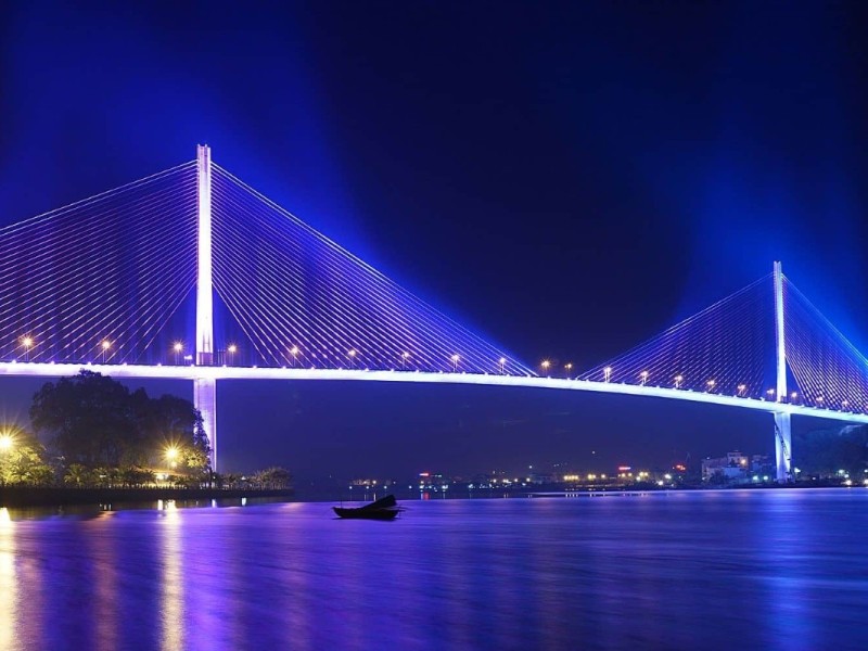 Nighttime Beauty of Bai Chay Bridge Nighttime view of Bai Chay Bridge in Halong