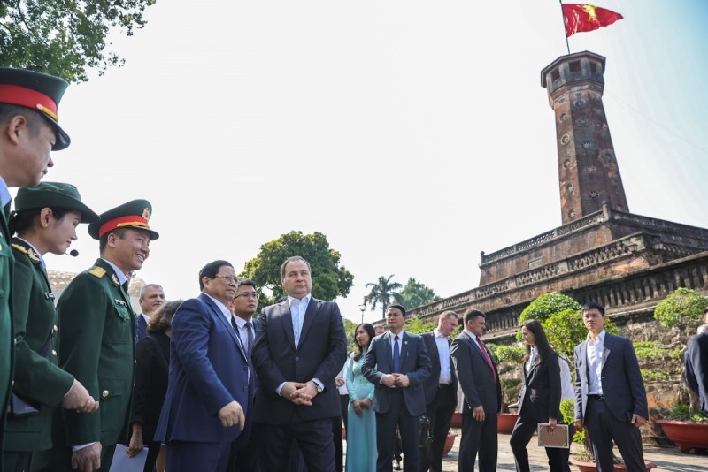Vietnam and Belarus Prime Ministers Visit Hanoi Flag Tower Prime Ministers of Vietnam and Belarus visiting Hanoi Flag Tower, a symbol of historical significance.