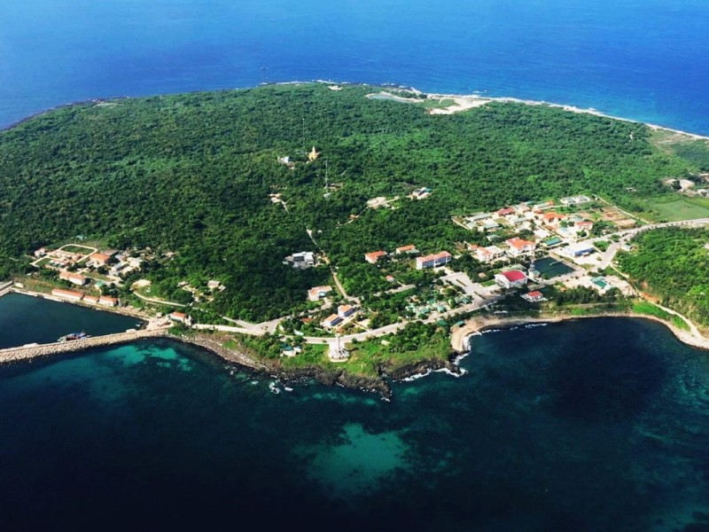 Con Co Island Aerial View! Aerial view of Con Co Island, a famous destination in Quang Tri.