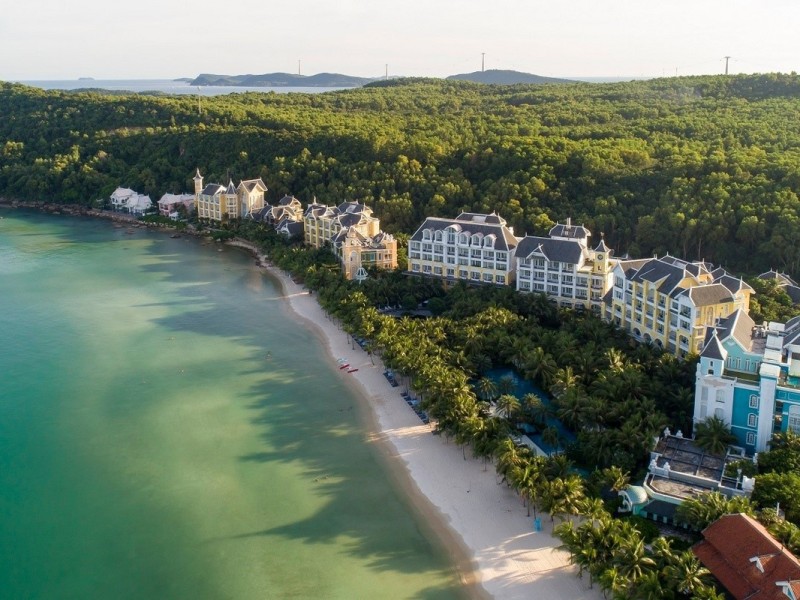 Luxury Resort at Phu Quoc Beach Luxury resort along Phu Quoc Beach with stunning sea view