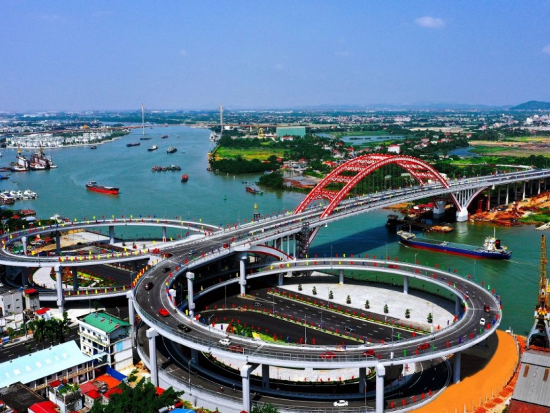 Panoramic View of Hai Phong from Above Scenic panoramic view of Hai Phong city from an elevated perspective.