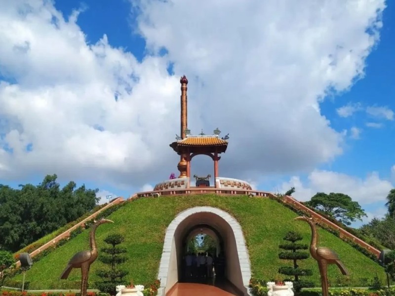 quang-tri-ancient-citadel-monument quang-tri-ancient-citadel-monument