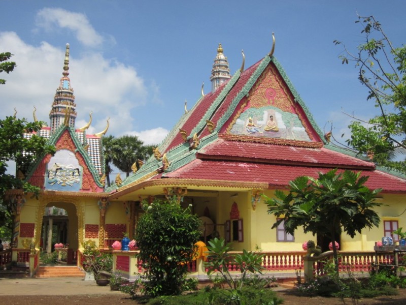 Soc Lon Khmer Pagodas Cultural Heritage Soc Lon Khmer Pagodas in Binh Phuoc, showcasing Khmer architecture and heritage.
