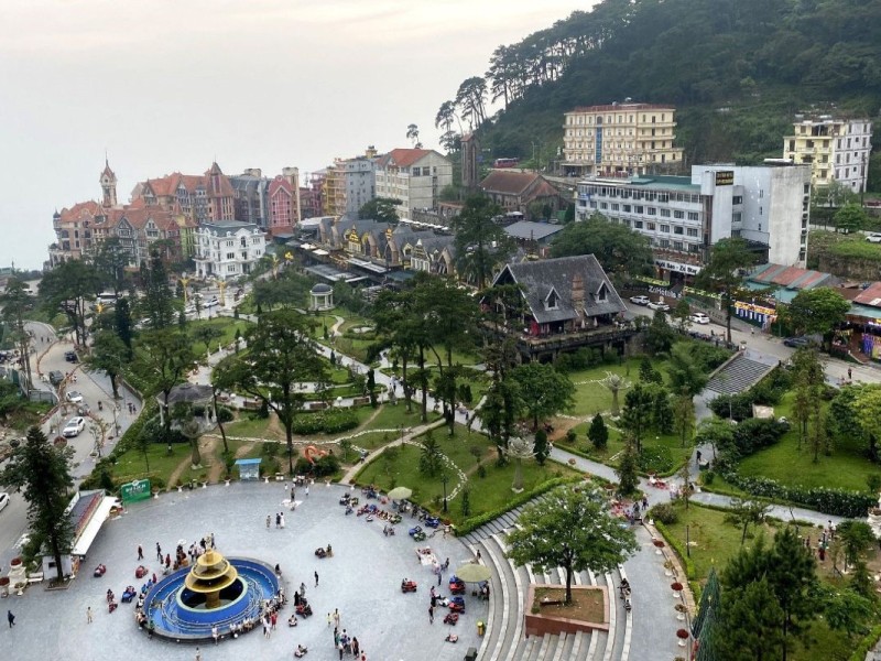 Tam Dao Town - A Scenic Retreat in Vĩnh Phúc Aerial view of Tam Dao Town with European-style buildings and green hills in Vĩnh Phúc