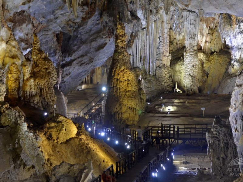 Colorful Stalactites of Thien Cung Cave Colorful stalactites in Thien Cung Cave